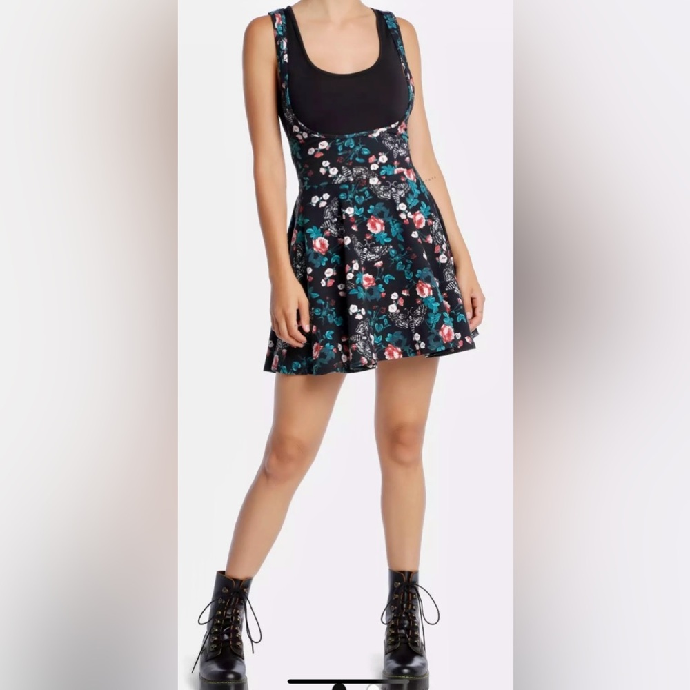 Hot Topic Skirt XL 0X Plus Death Moth & Roses Suspender Skirt NWT floral goth